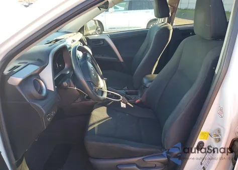 2018 Toyota Rav4 Le z USA, uszkodzony, nr VIN 2T3ZFREV2JW447232